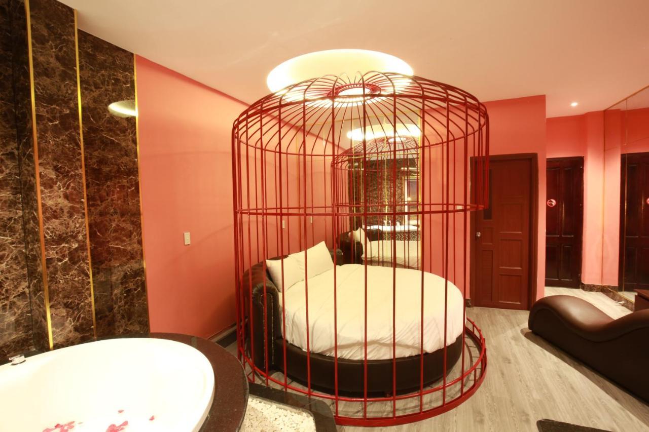 Lotus Hotel The Cupid Room Дананг Екстериор снимка
